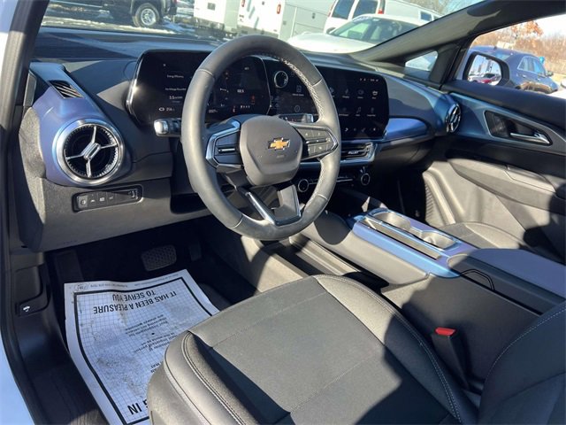 Used 2025 Chevrolet Equinox EV LT w/ Convenience Package image 10