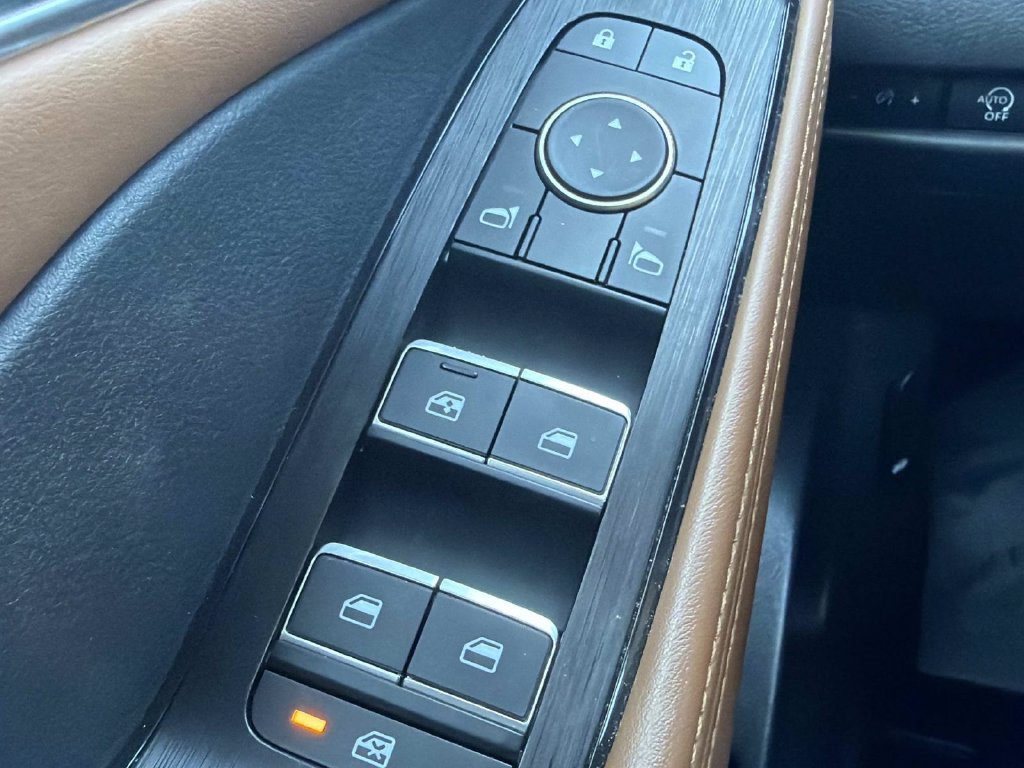 Used 2024 Nissan Rogue Platinum w/ Platinum Premium Package FWD image 19