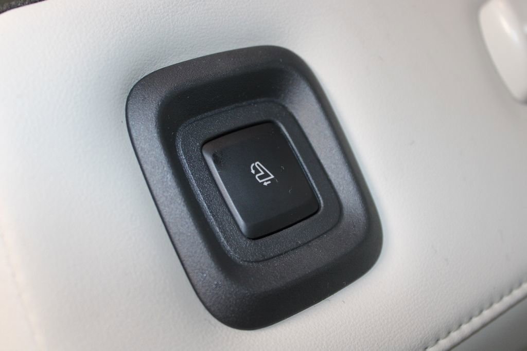 New 2026 Lincoln Navigator Premier AWD/4WD image 35