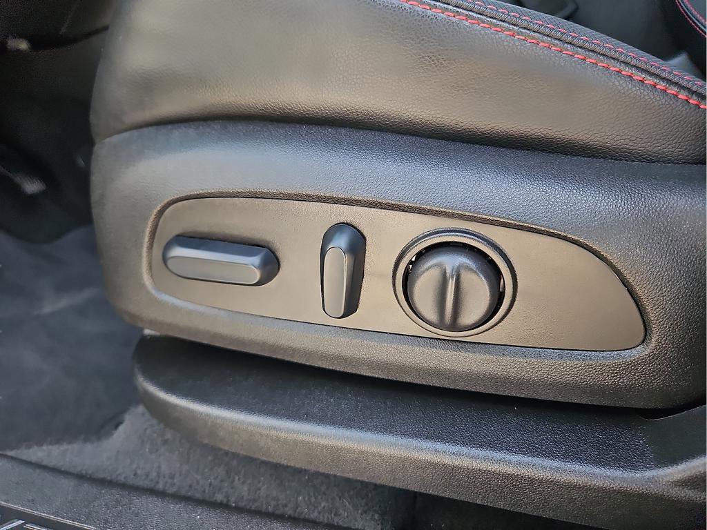 Used 2023 Chevrolet Equinox RS image 14