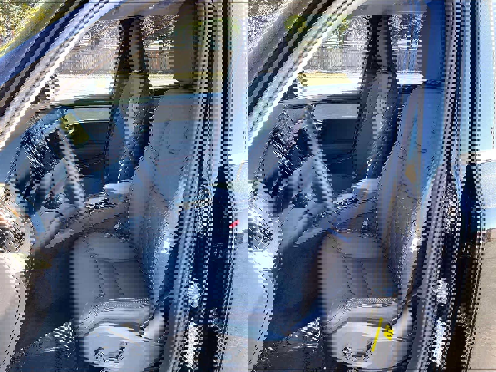 Used 2025 Volvo XC90 B5 Core w/ Protection Package Premier image 28