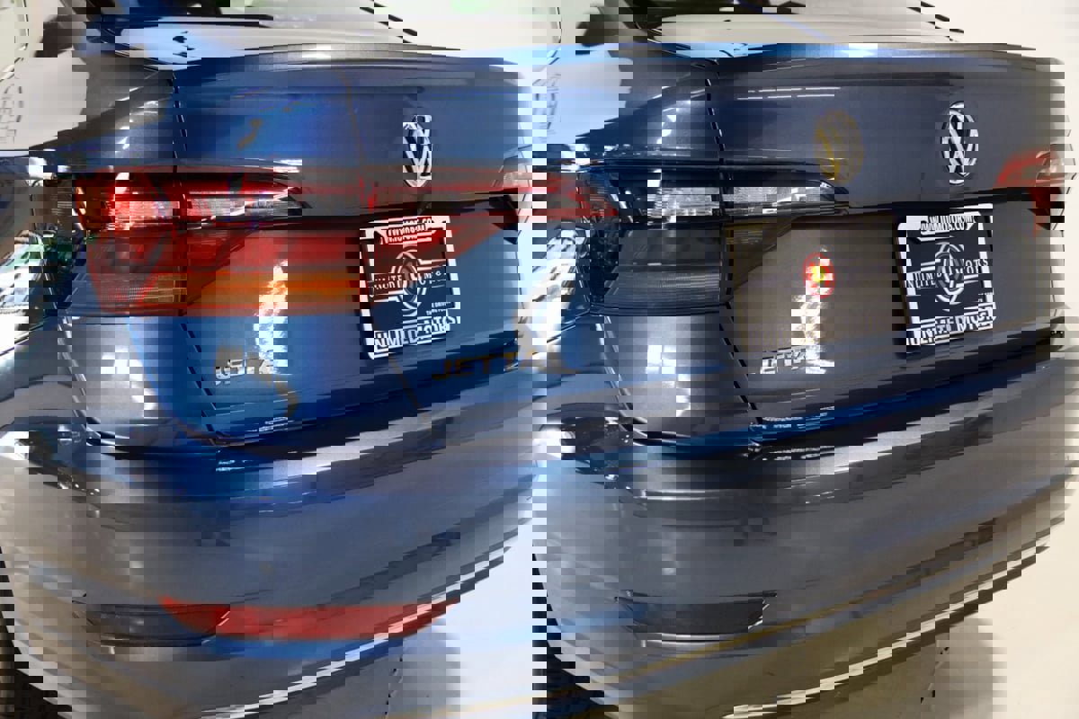 Used 2019 Volkswagen Jetta SE w/ Cold Weather Package image 59