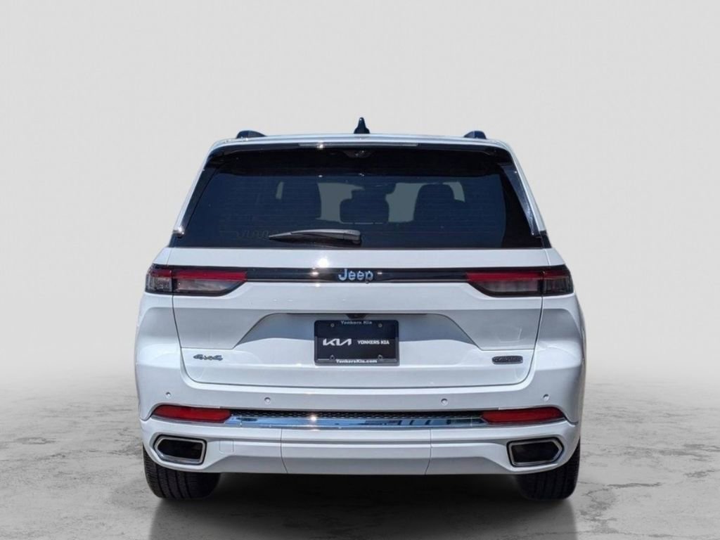 Used 2023 Jeep Grand Cherokee Overland w/ Luxury Tech Group IV AWD/4WD image 7