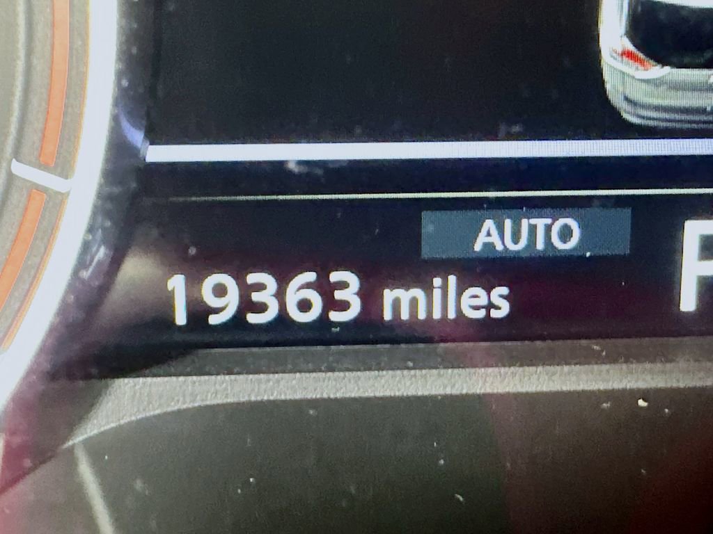 Used 2023 Nissan Rogue SL image 34