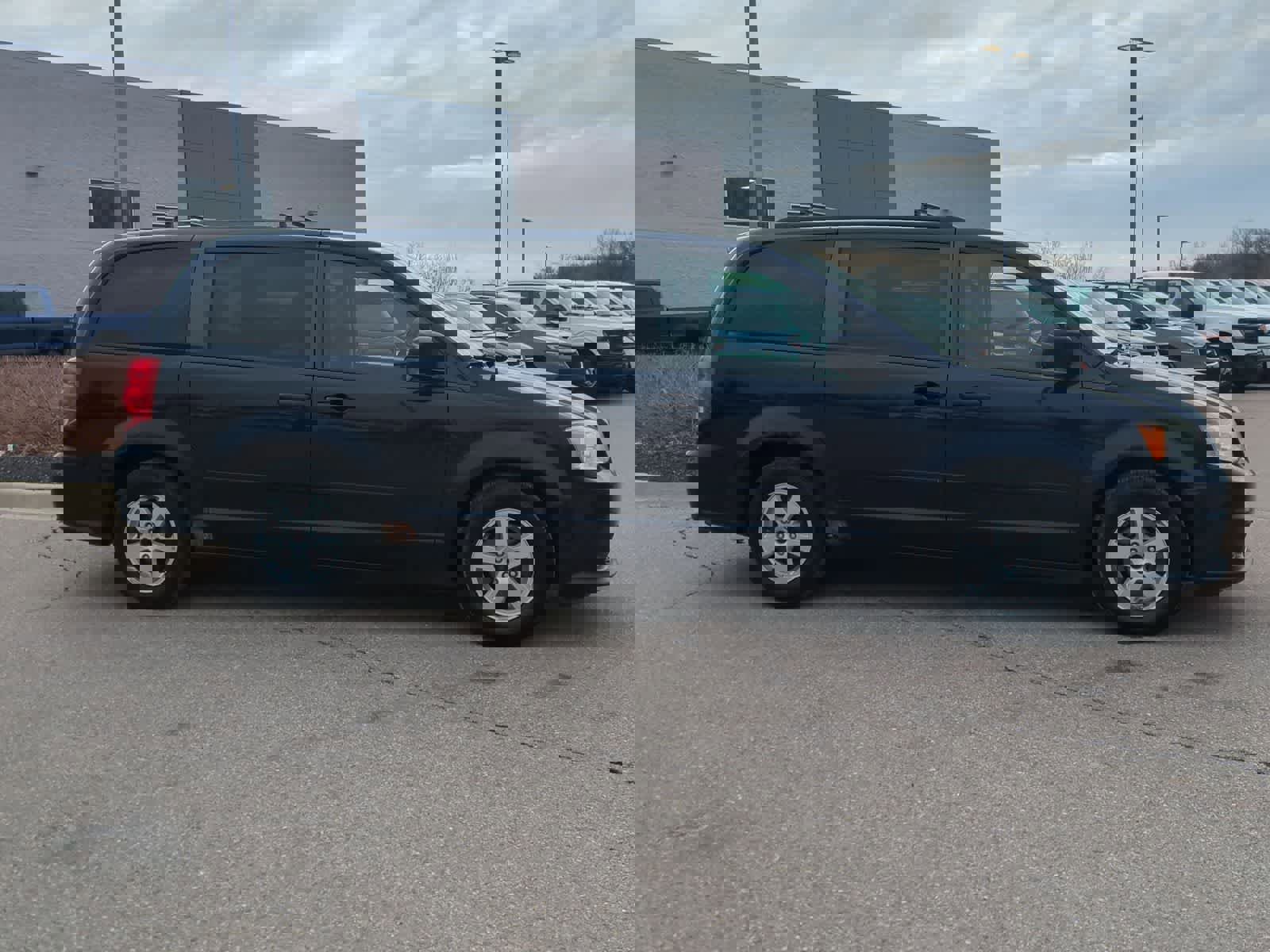 Used 2013 Dodge Grand Caravan SXT image 9