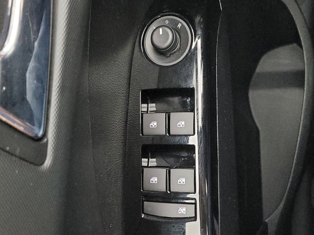 Used 2017 Chevrolet Sonic LT image 27