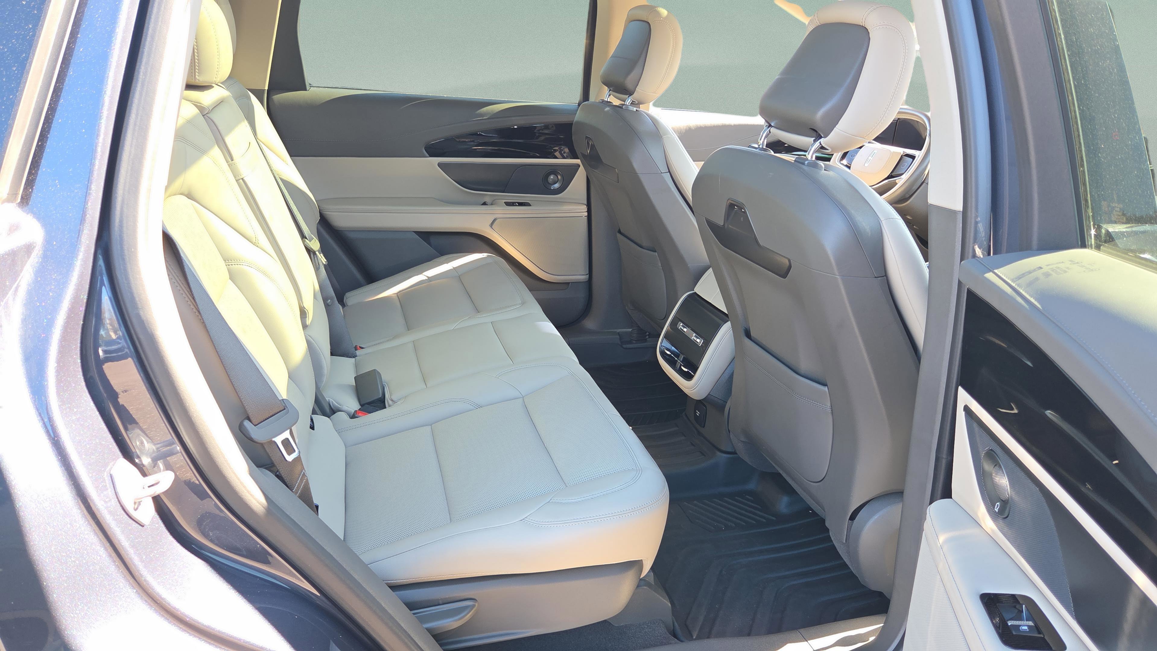 Used 2024 Lincoln Nautilus Premier w/ Equipment Group 102A image 36