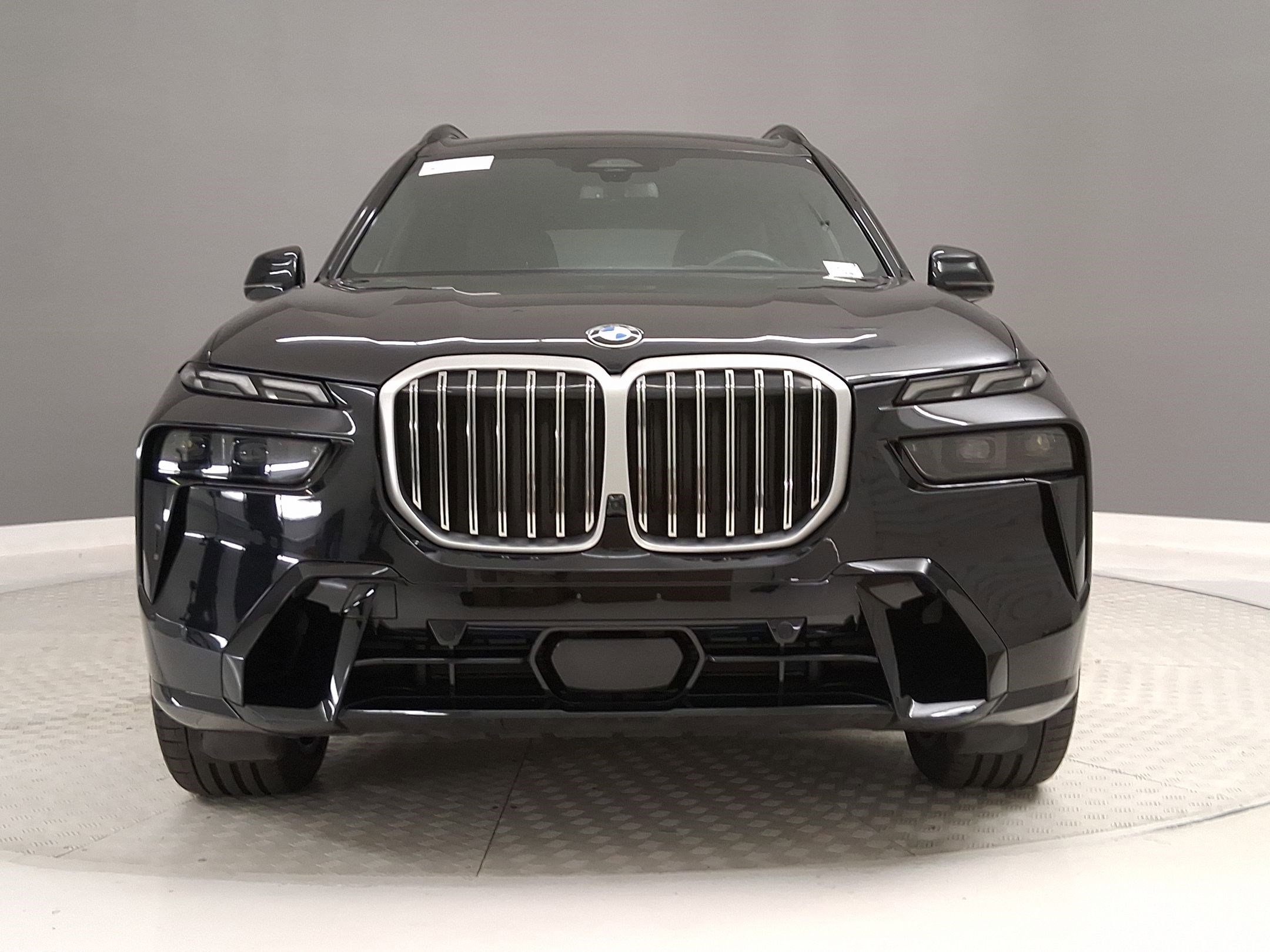 Used 2023 BMW X7 xDrive40i w/ M Sport Package image 4