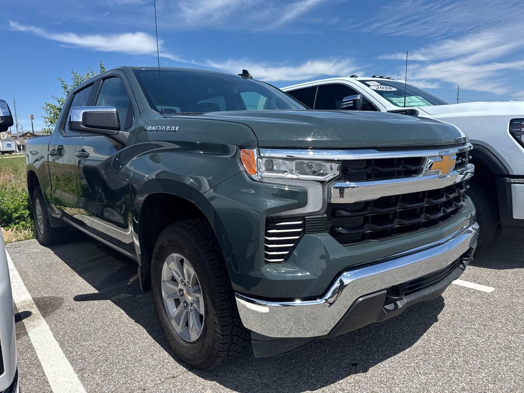 Used 2025 Chevrolet Silverado 1500 LT AWD/4WD image 3