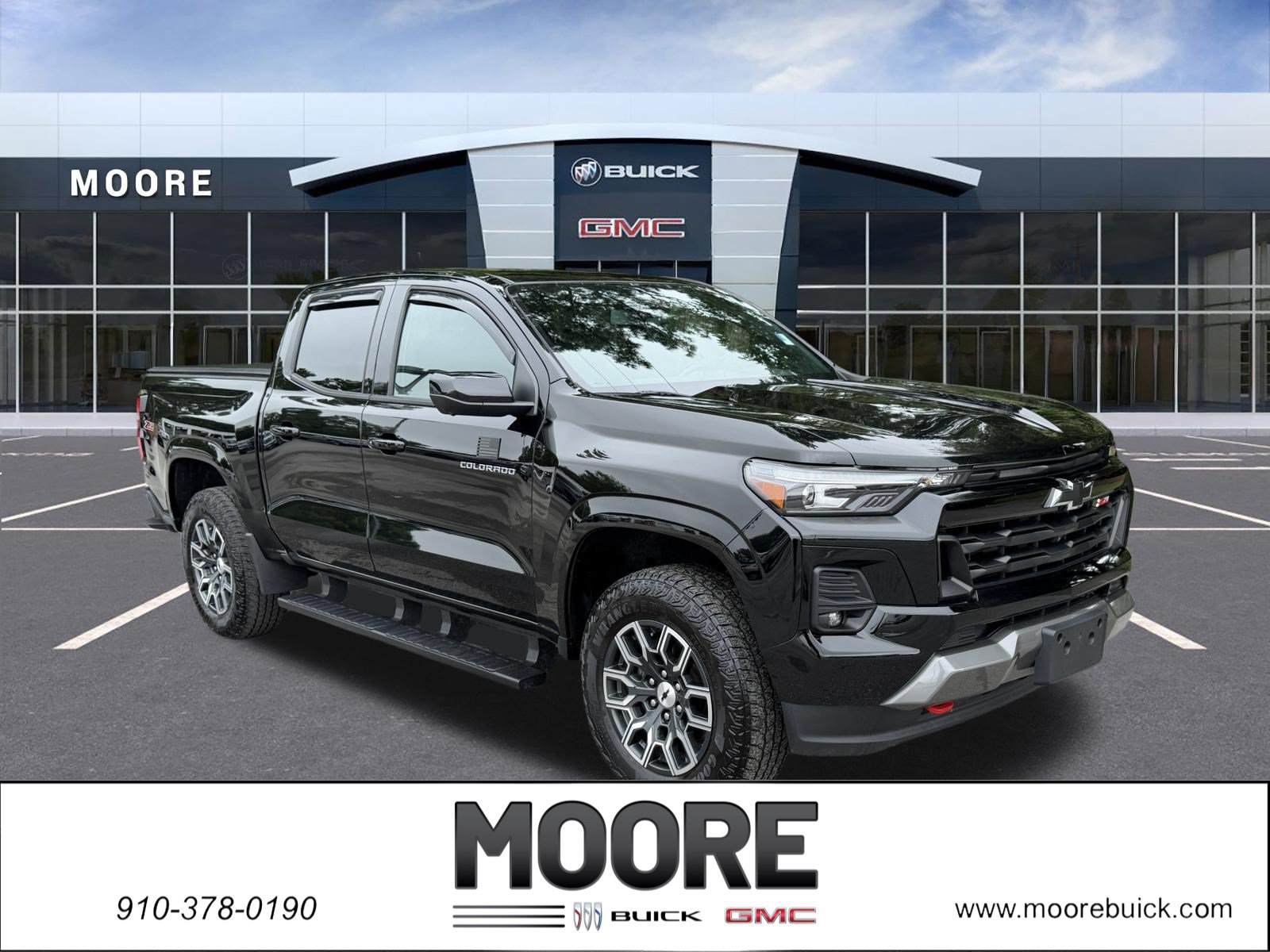Used 2024 Chevrolet Colorado Z71 w/ Z71 Convenience Package 2