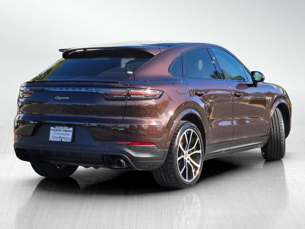 Used 2023 Porsche Cayenne Platinum Edition w/ Premium Package Plus (PIA) AWD/4WD image 4