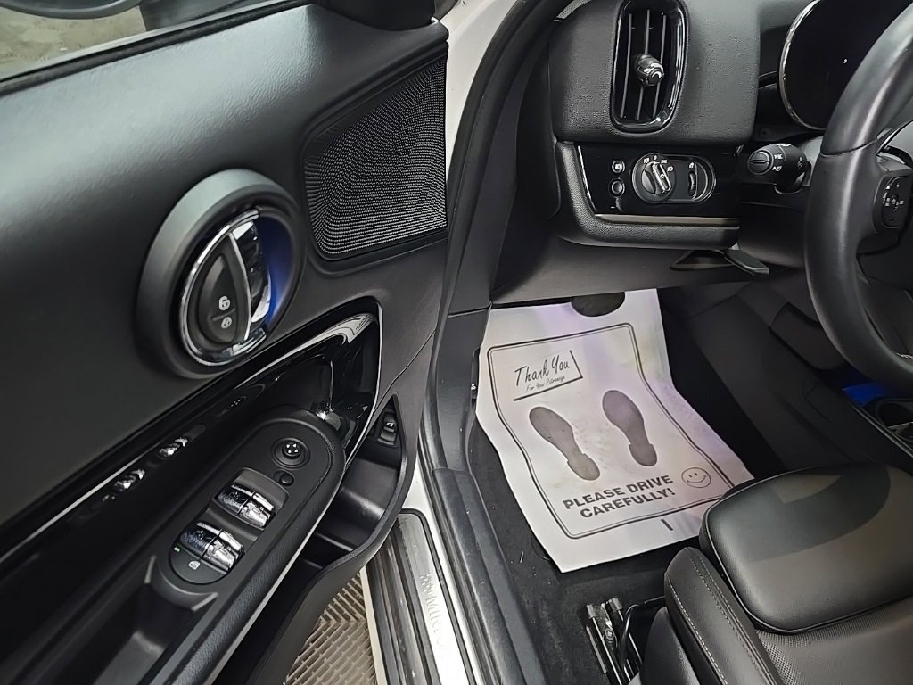 Used 2023 MINI Cooper Countryman SE w/ Storage Package image 28