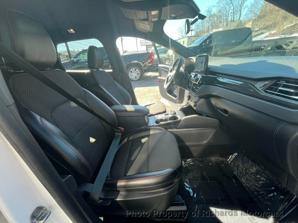 Used 2024 Ford Escape ST-Line image 16