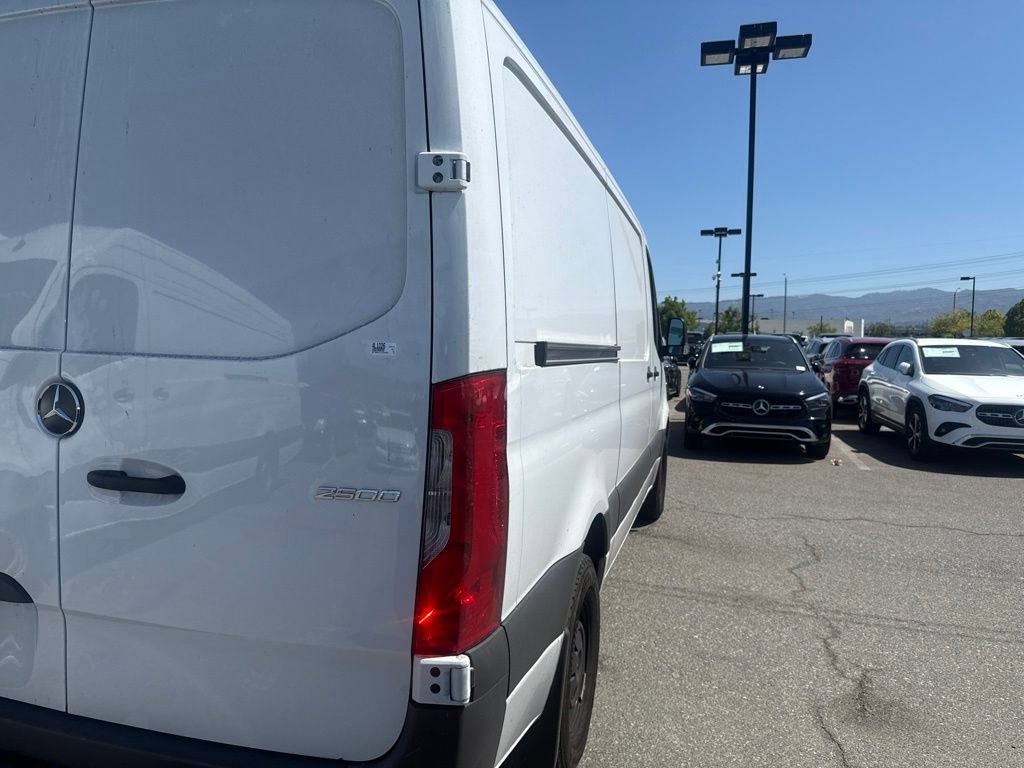 Used 2025 Mercedes-Benz Sprinter 2500 image 5