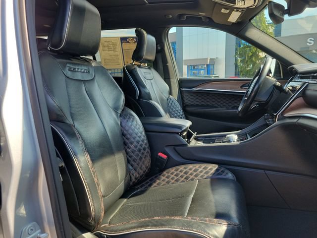 Used 2022 Jeep Grand Cherokee Summit AWD/4WD image 24