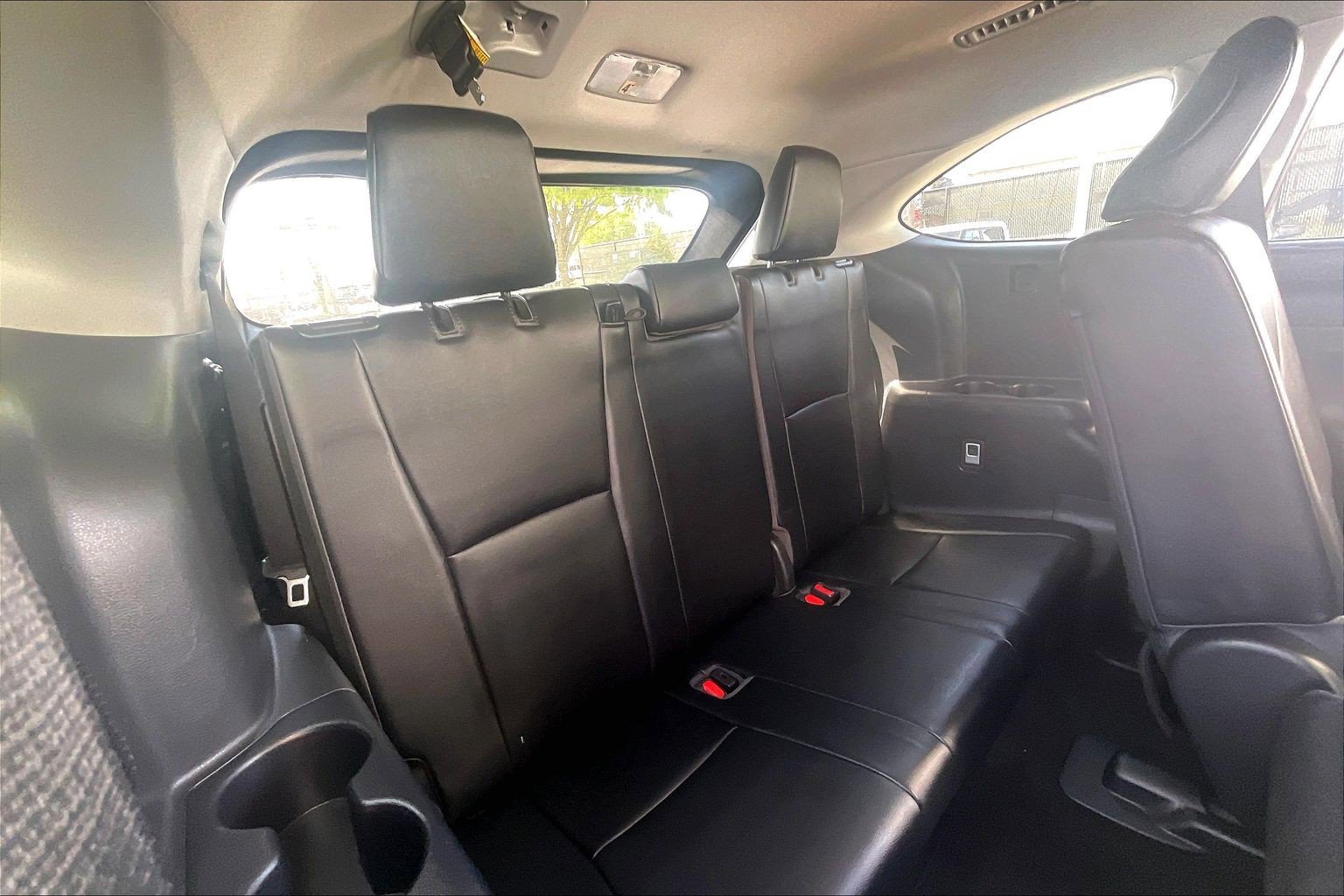 Used 2023 Toyota Highlander XLE FWD image 33
