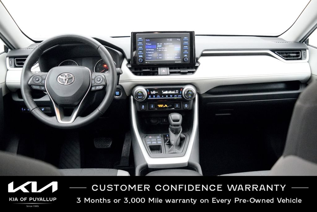 Used 2021 Toyota RAV4 XLE w/ XLE Grade Weather Package AWD/4WD image 17