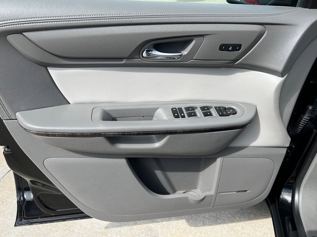 Used 2016 GMC Acadia SLT w/ Open Road Package FWD image 31