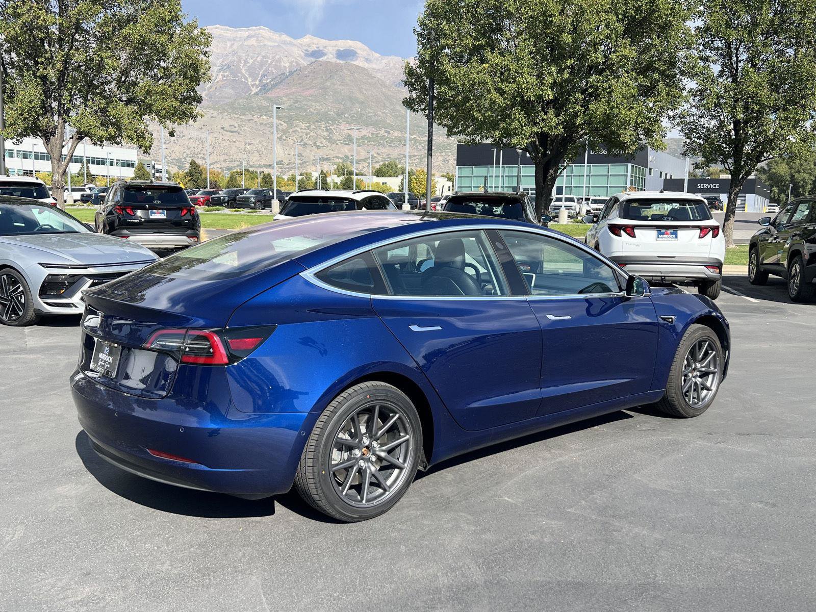 Used 2018 Tesla Model 3 Long Range RWD image 17