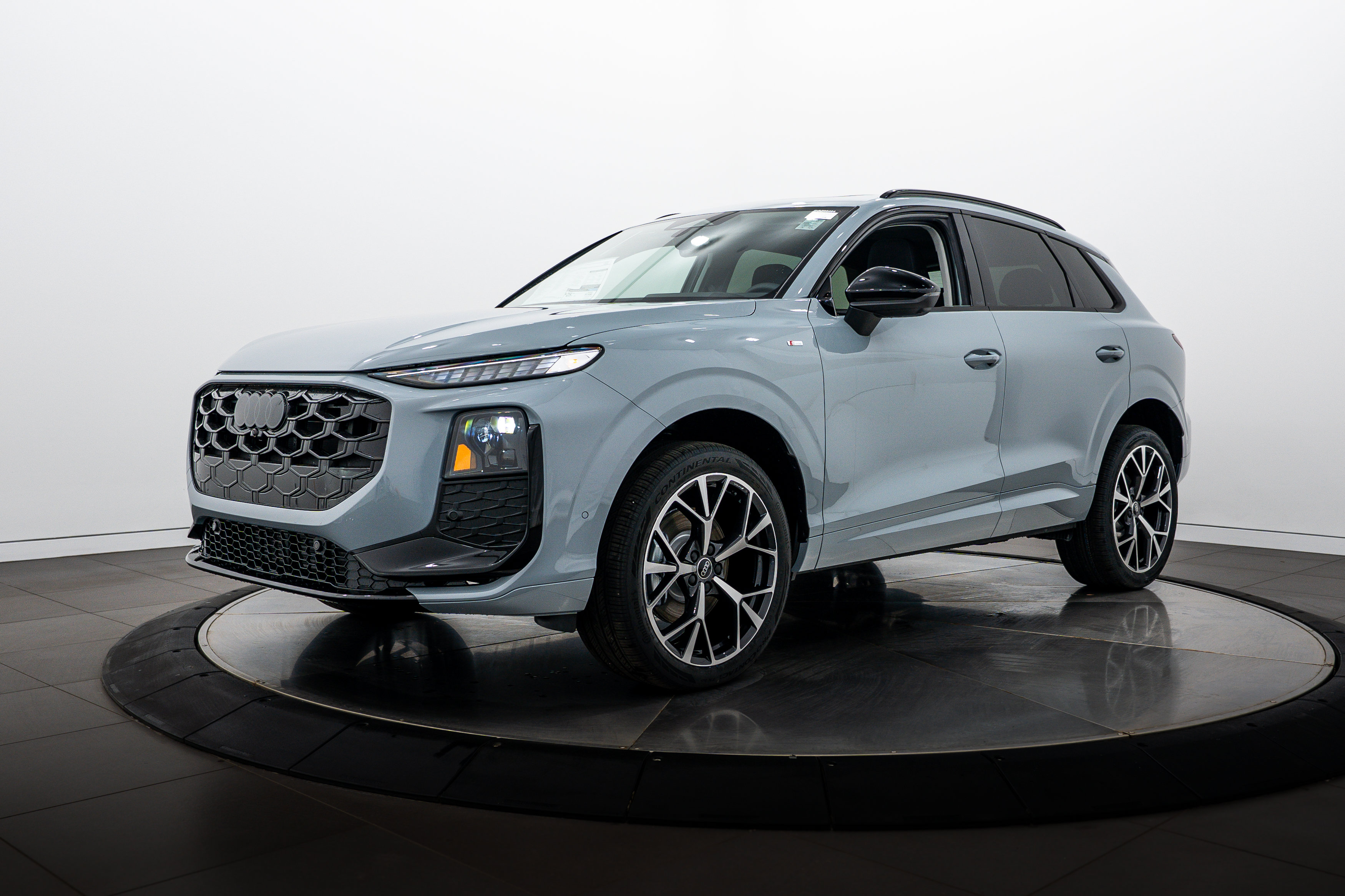 New 2026 Audi Q3 quattro 2.0T AWD/4WD image 6