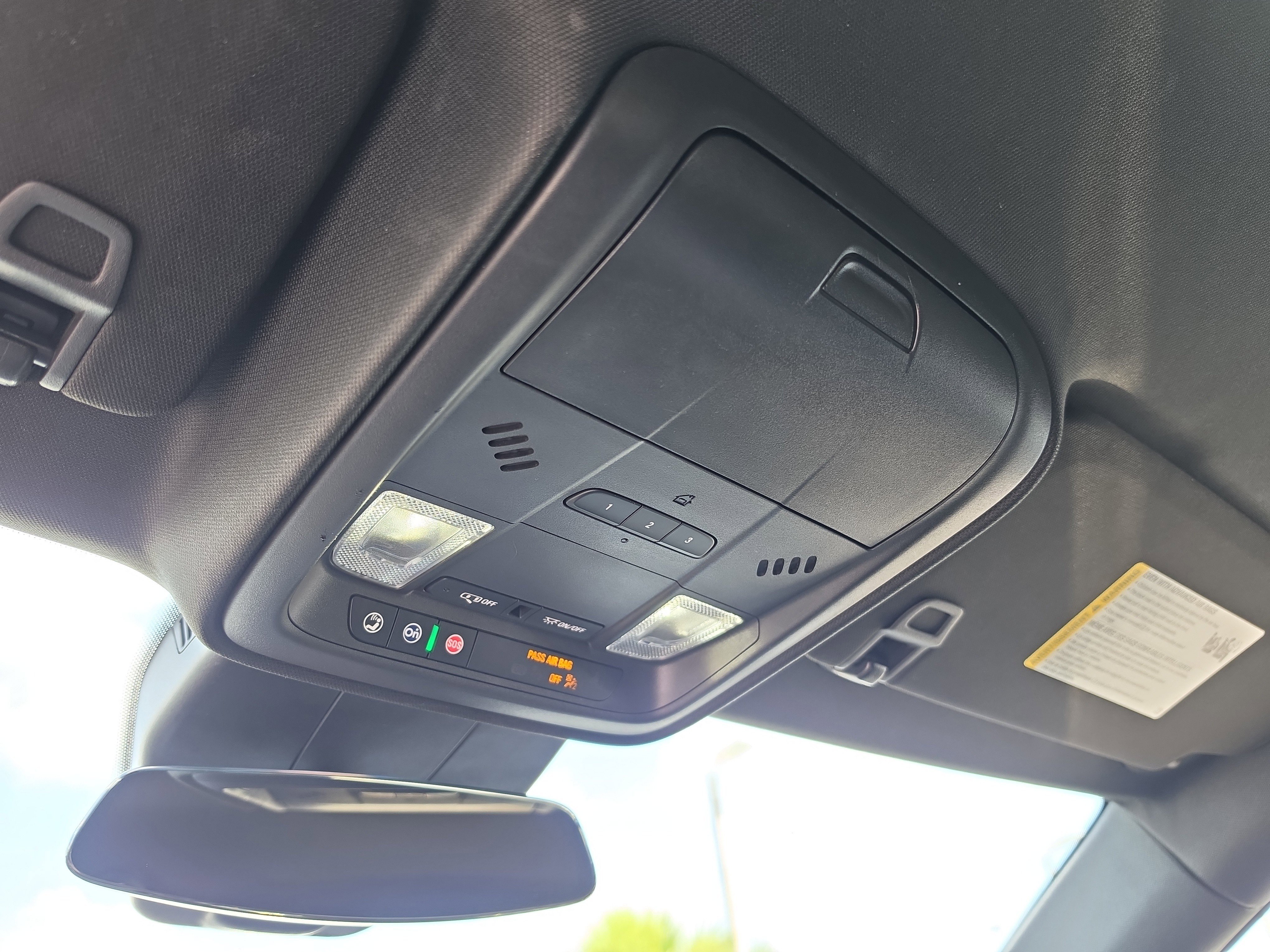 Used 2025 Cadillac XT4 Premium Luxury FWD image 31