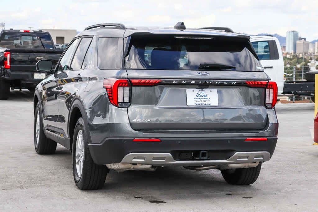 Used 2026 Ford Explorer Active w/ Active Comfort Package RWD image 6