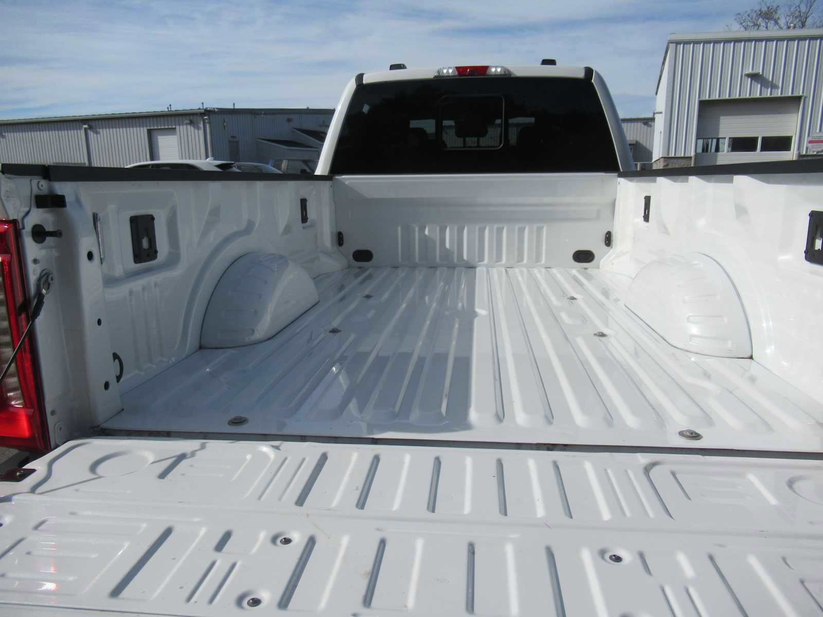 Used 2023 Ford F350 Lariat image 16