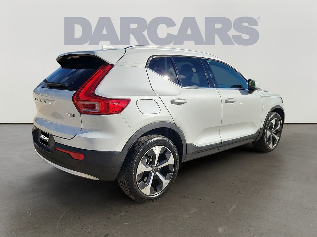 Used 2023 Volvo XC40 B5 Plus w/ Driver Assist Package image 6