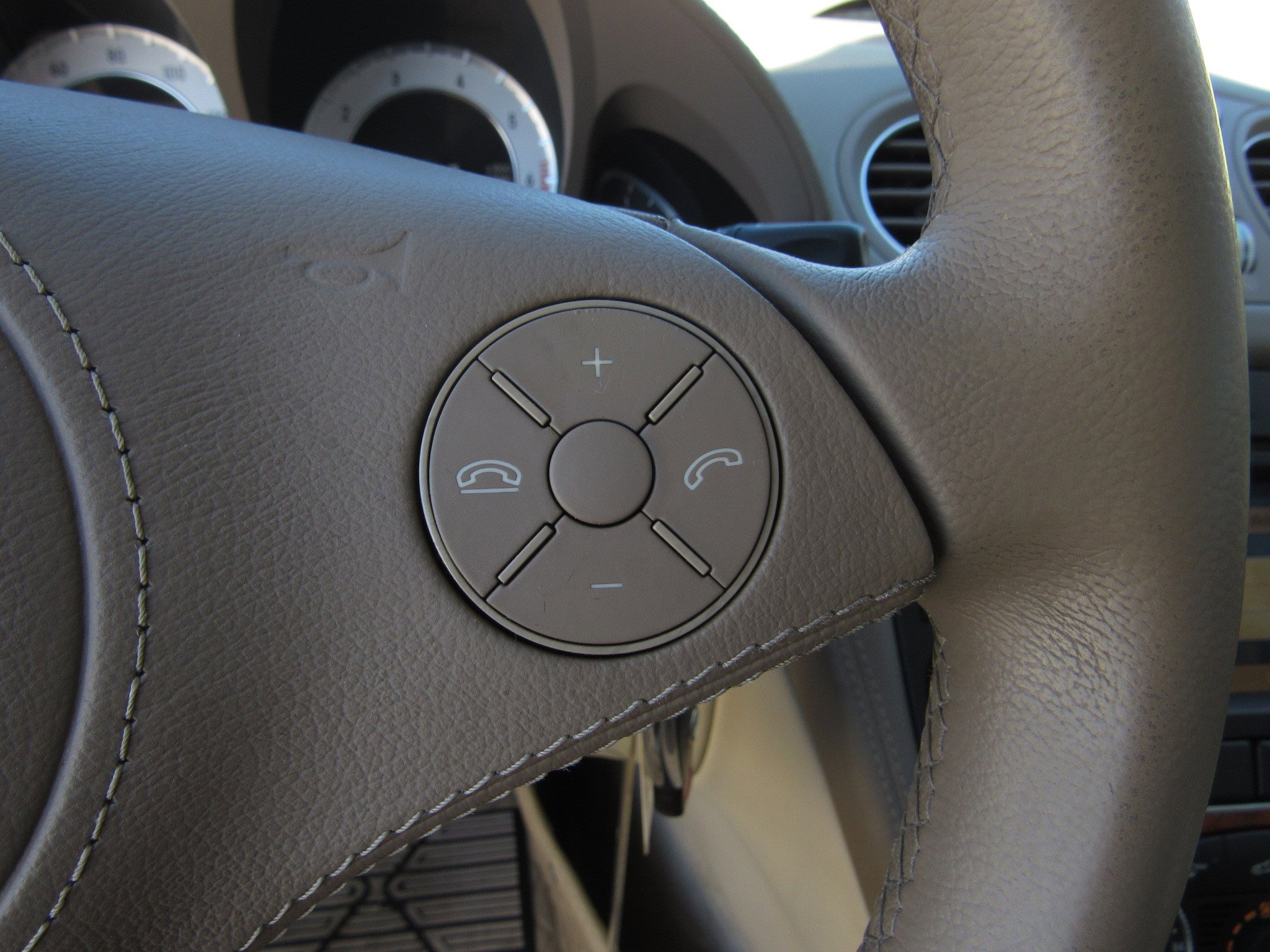 Used 2009 Mercedes-Benz SL 550 image 18