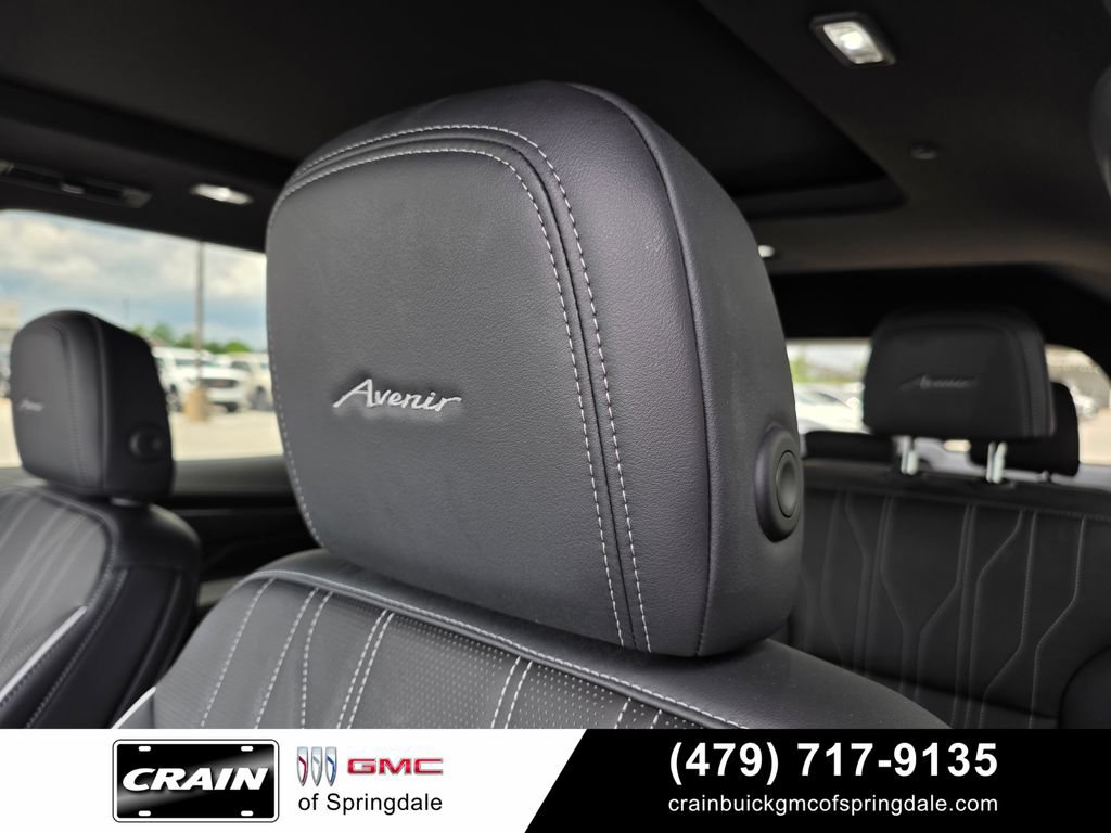 Used 2025 Buick Enclave Avenir w/ Super Cruise Package FWD image 21