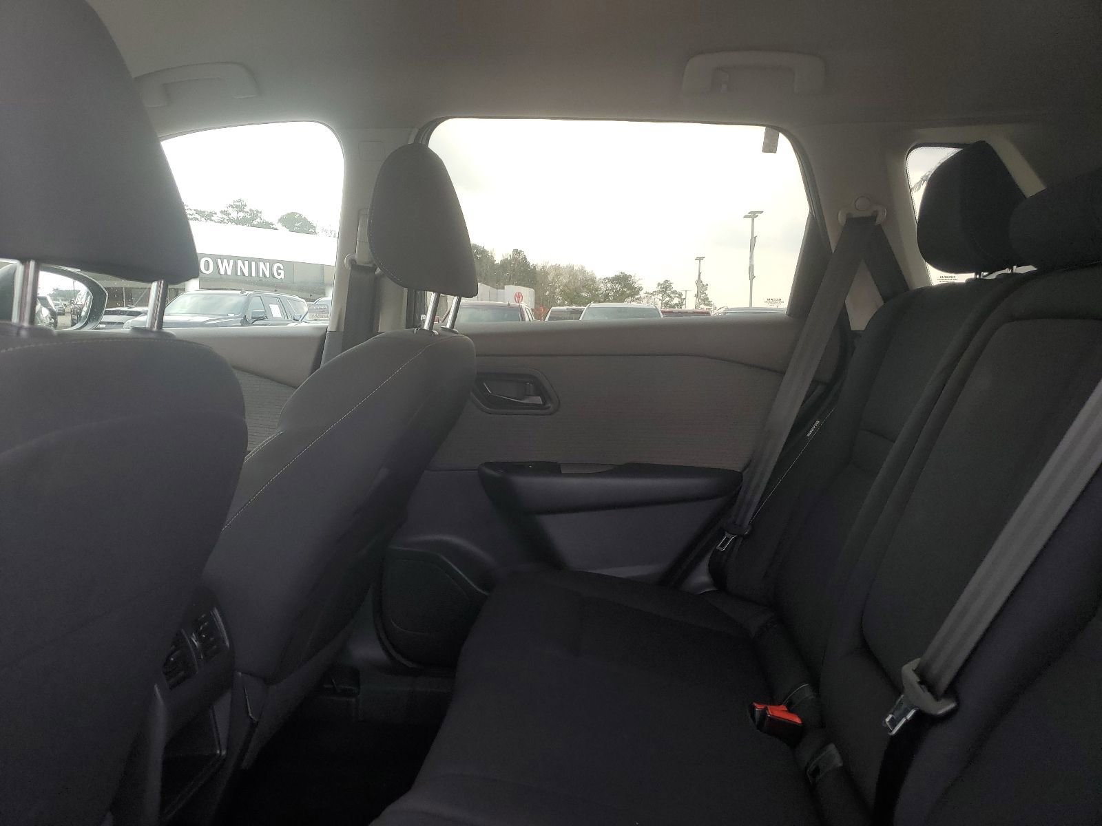 Used 2023 Nissan Rogue S image 13