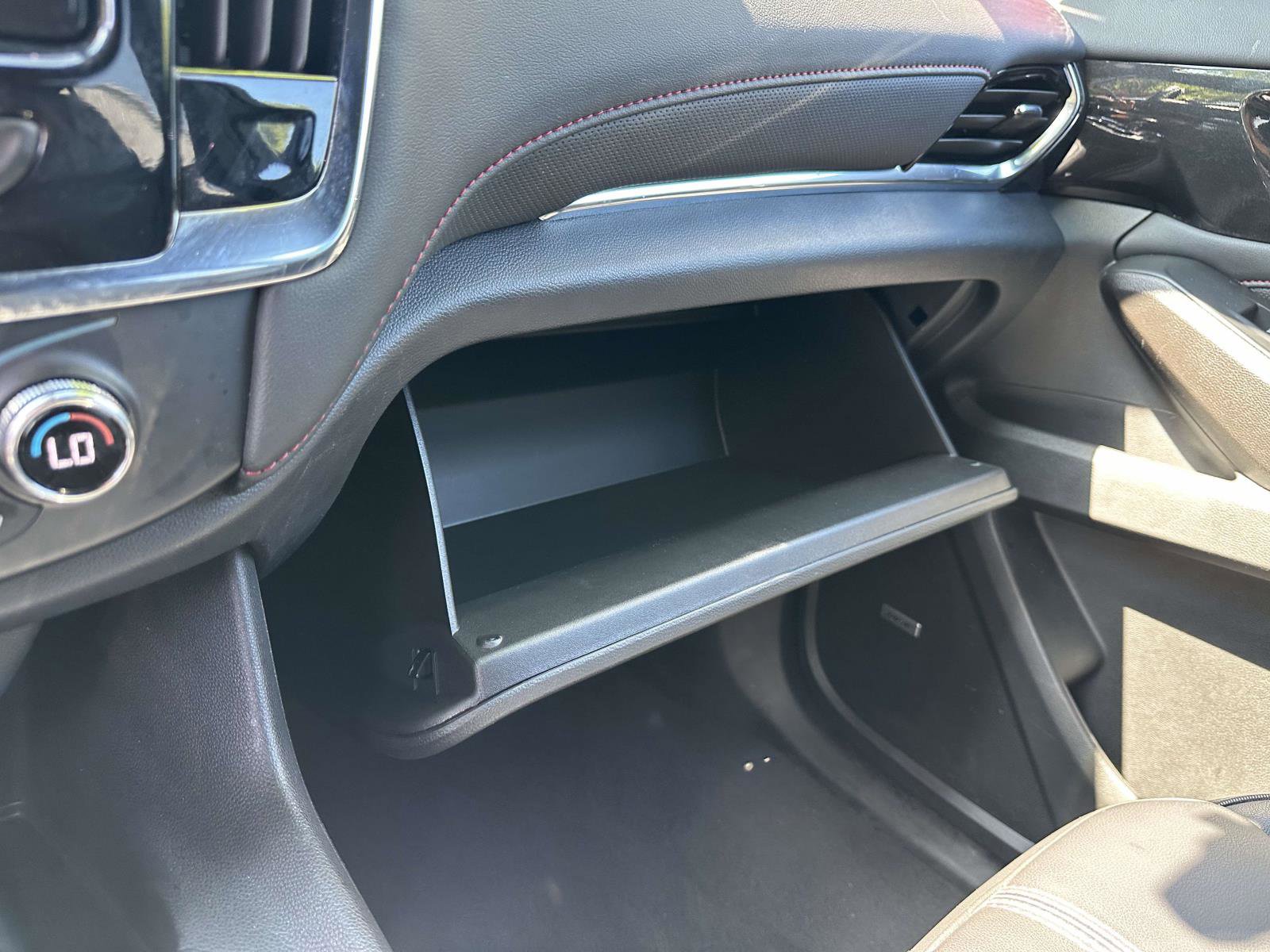 Used 2023 Chevrolet Traverse RS image 18