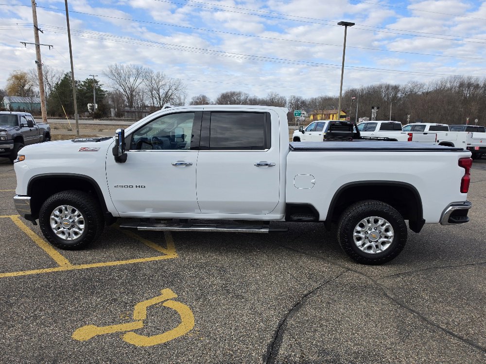 Used 2024 Chevrolet Silverado 2500 LTZ w/ LTZ Convenience Package image 2