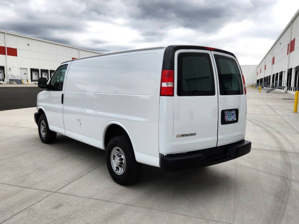 Used 2018 Chevrolet Express 2500 RWD image 7