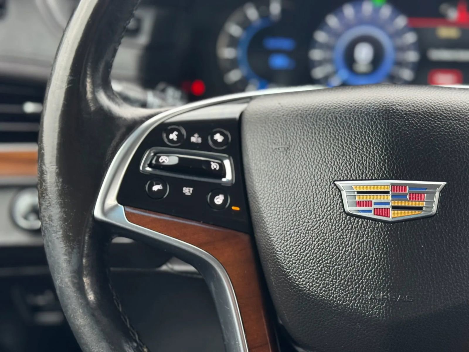 Used 2017 Cadillac Escalade Premium Luxury AWD/4WD image 19