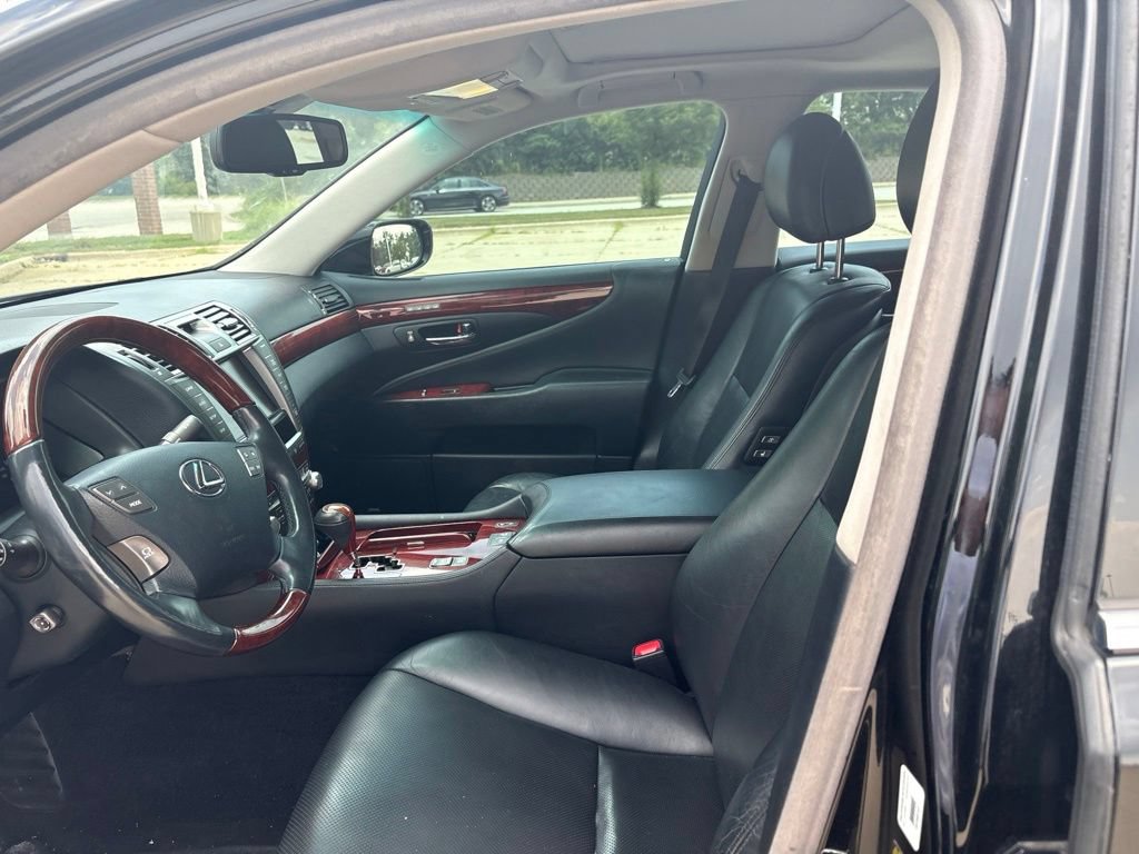Used 2012 Lexus LS 460 AWD w/ Comfort Pkg image 10