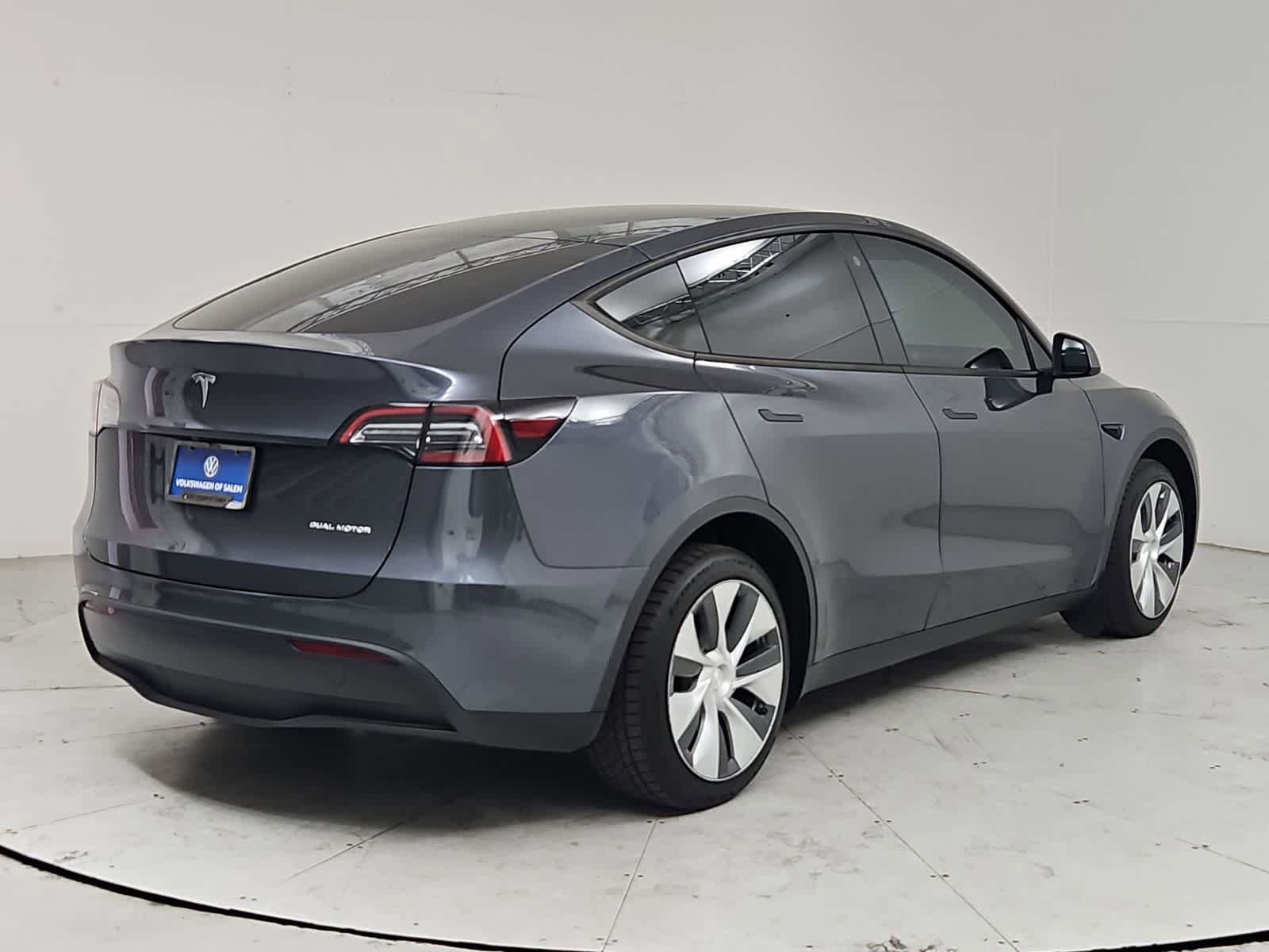 Used 2022 Tesla Model Y Long Range AWD/4WD image 6