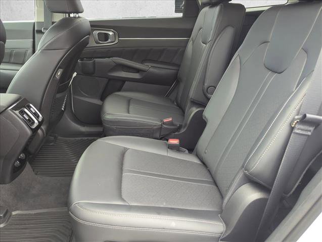 Used 2023 Kia Sorento SX AWD/4WD image 7