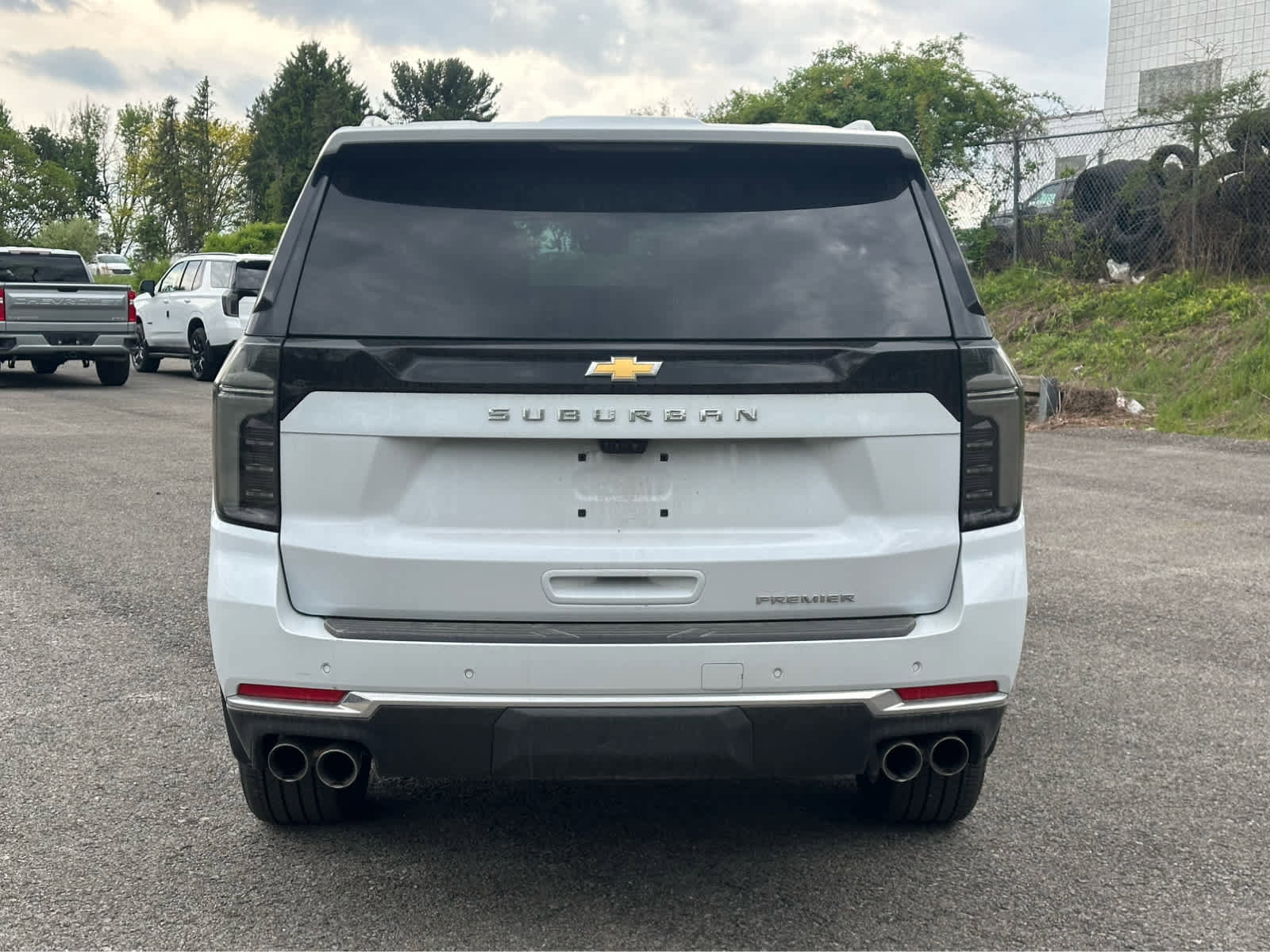 Used 2026 Chevrolet Suburban Premier AWD/4WD image 5