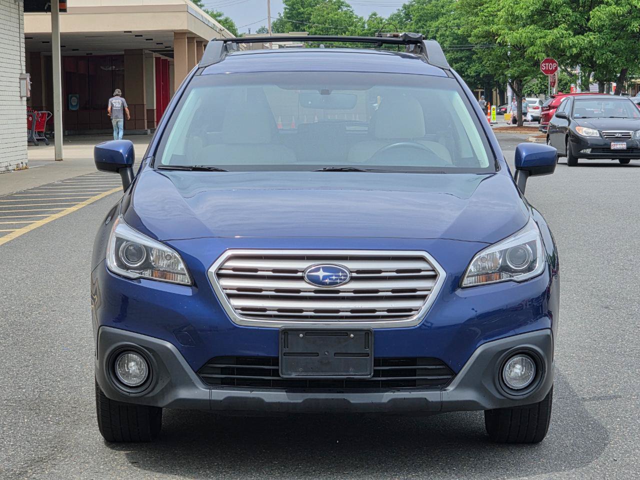 Used 2017 Subaru Outback 2.5i Premium AWD/4WD image 2