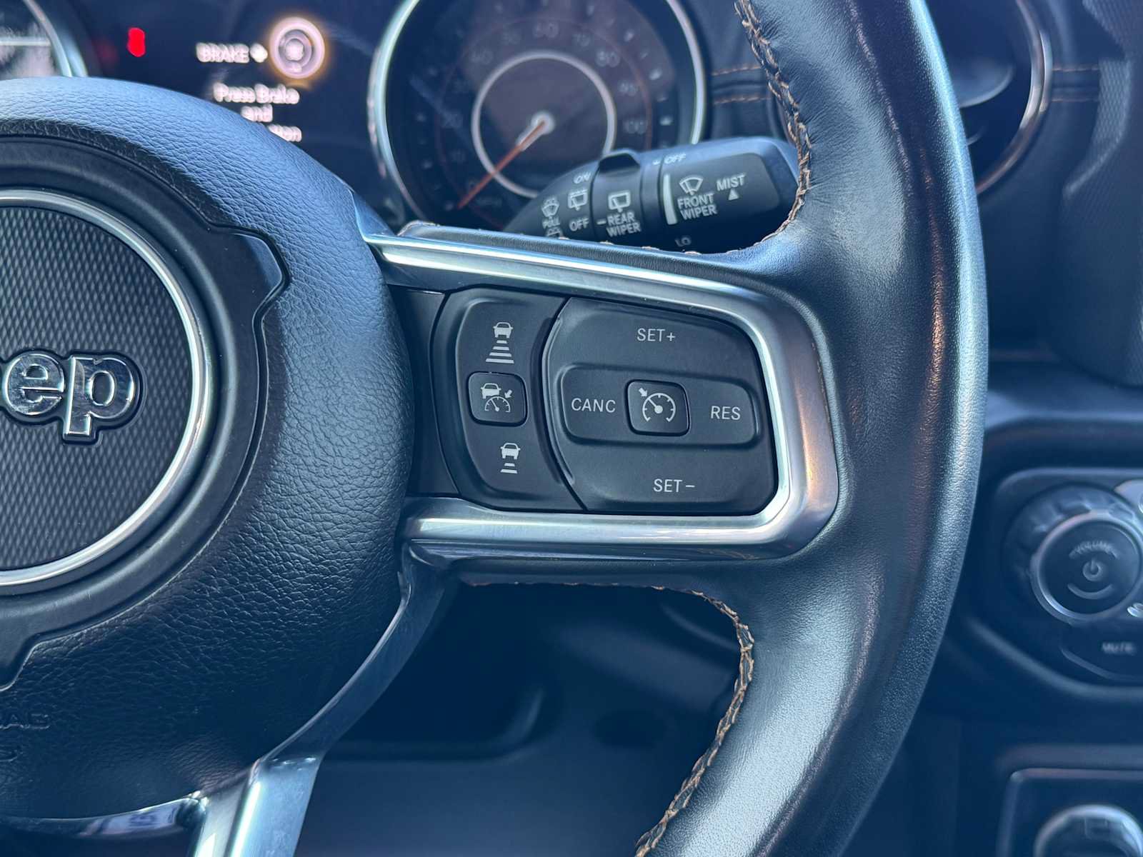 Used 2022 Jeep Wrangler Unlimited Sahara AWD/4WD image 23
