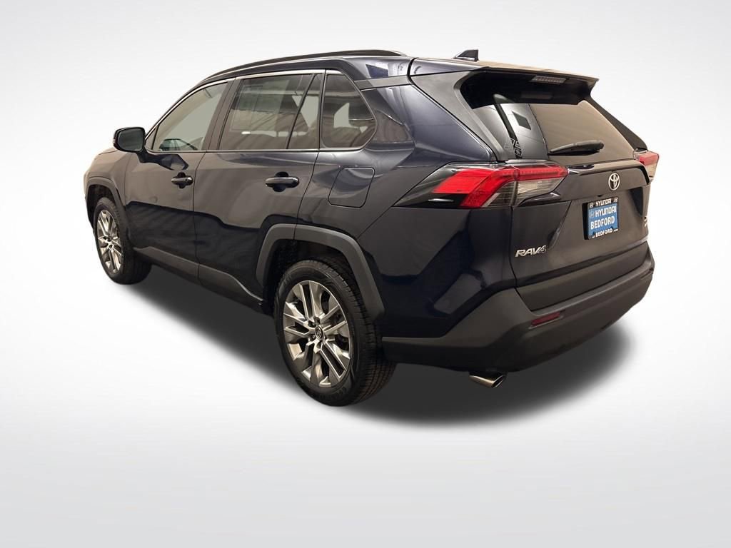 Used 2020 Toyota RAV4 XLE Premium image 7