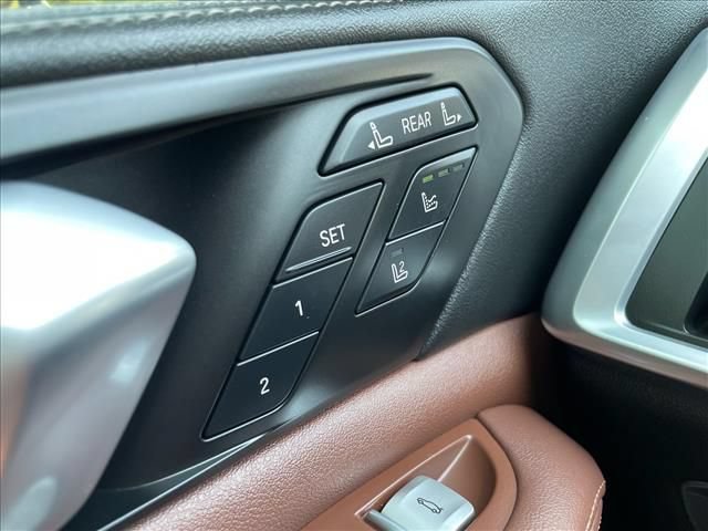 Used 2024 BMW X7 M60i w/ Executive Package AWD/4WD image 7