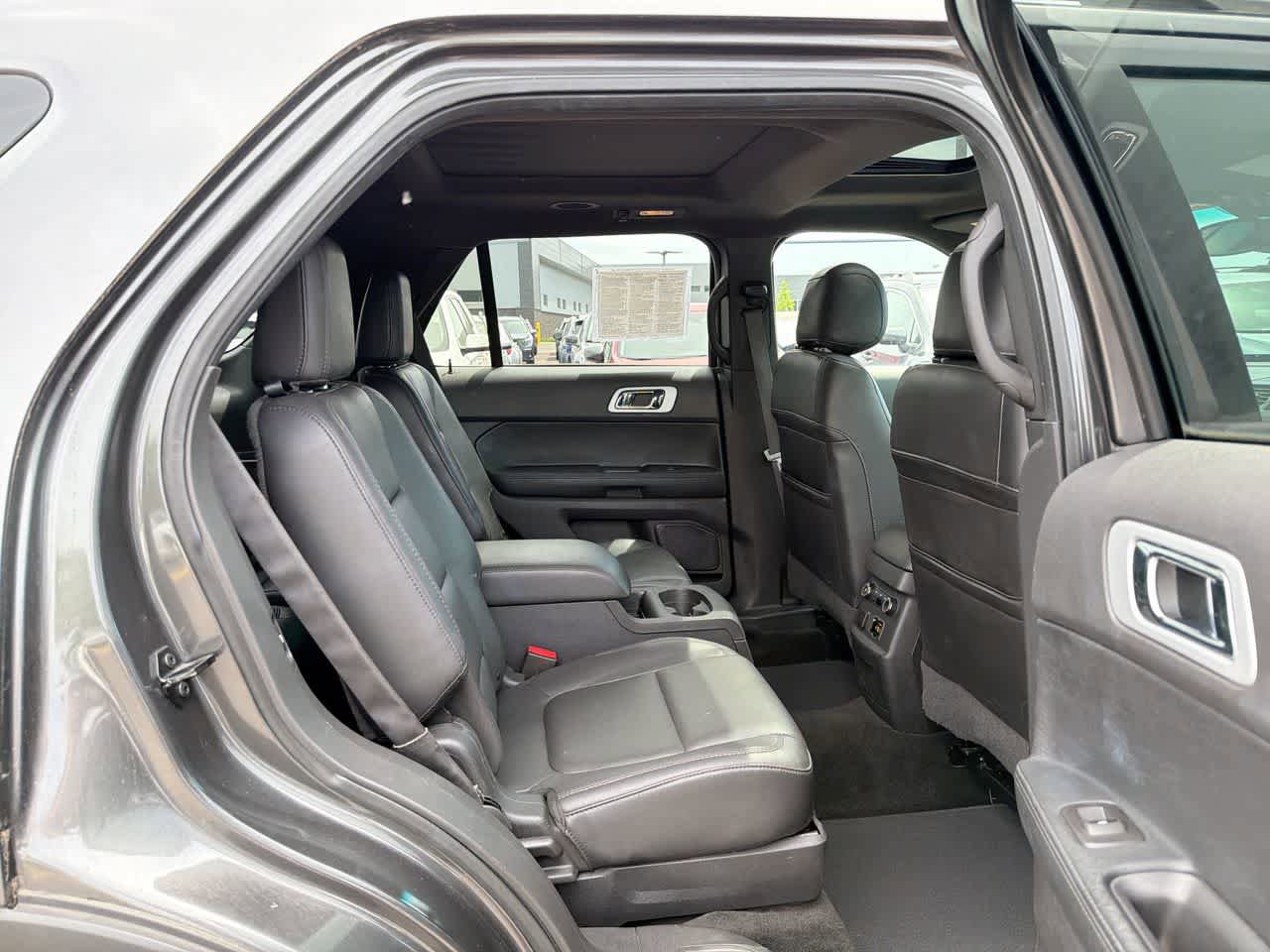 Used 2015 Ford Explorer Limited w/ Equipment Group 302A AWD/4WD image 26