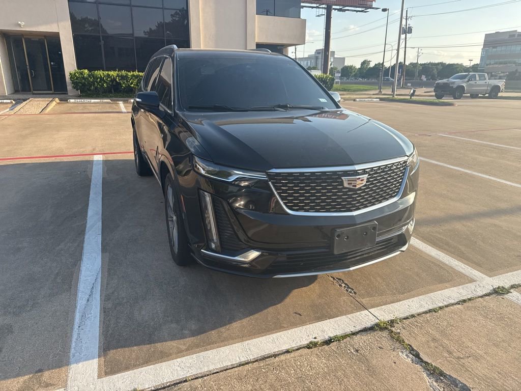 Used 2020 Cadillac XT6 Premium Luxury w/ LPO, Floor Liner Package FWD image 9