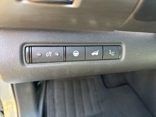 Used 2024 Nissan Pathfinder Platinum w/ Cargo Package image 18