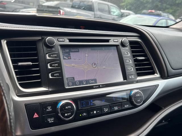 Used 2015 Toyota Highlander XLE FWD image 23