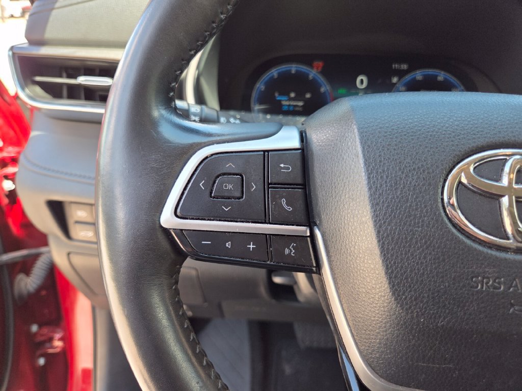 Used 2023 Toyota Highlander Limited FWD image 32