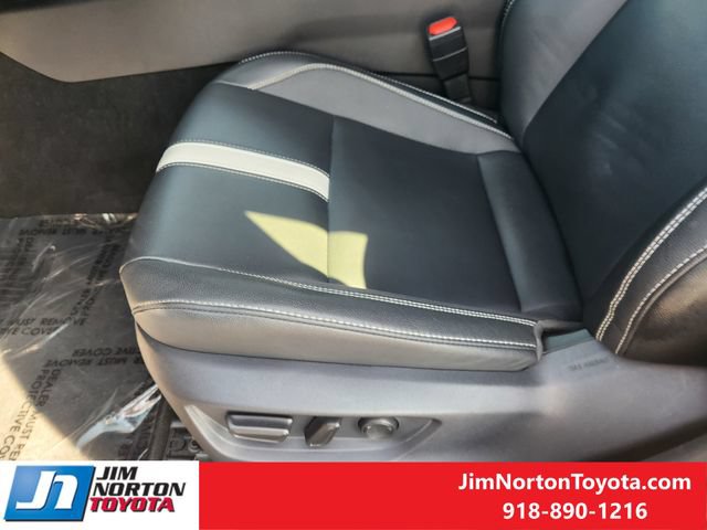 Used 2025 Toyota Camry SE FWD image 24