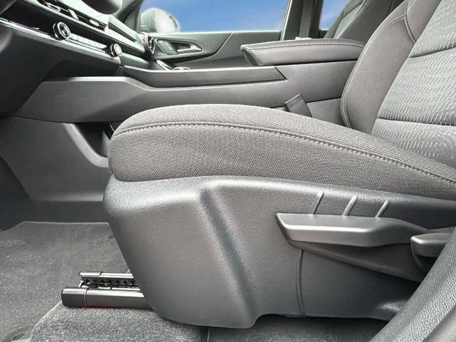 New 2026 Chevrolet Equinox LT w/ Safety and Technology Package AWD/4WD image 23